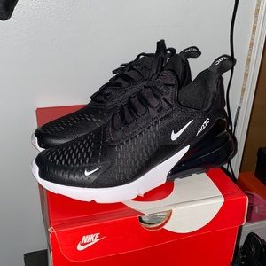 Nike air max 270 (Gs) in black and white